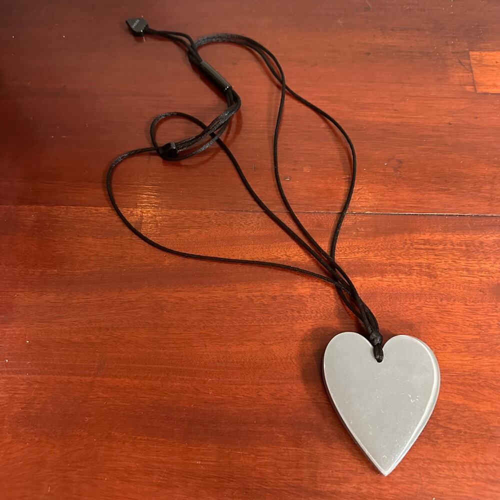 Zsiska Heart Necklace Oversized Lagenlook Contemporary Jewelry Gray Black Cord
